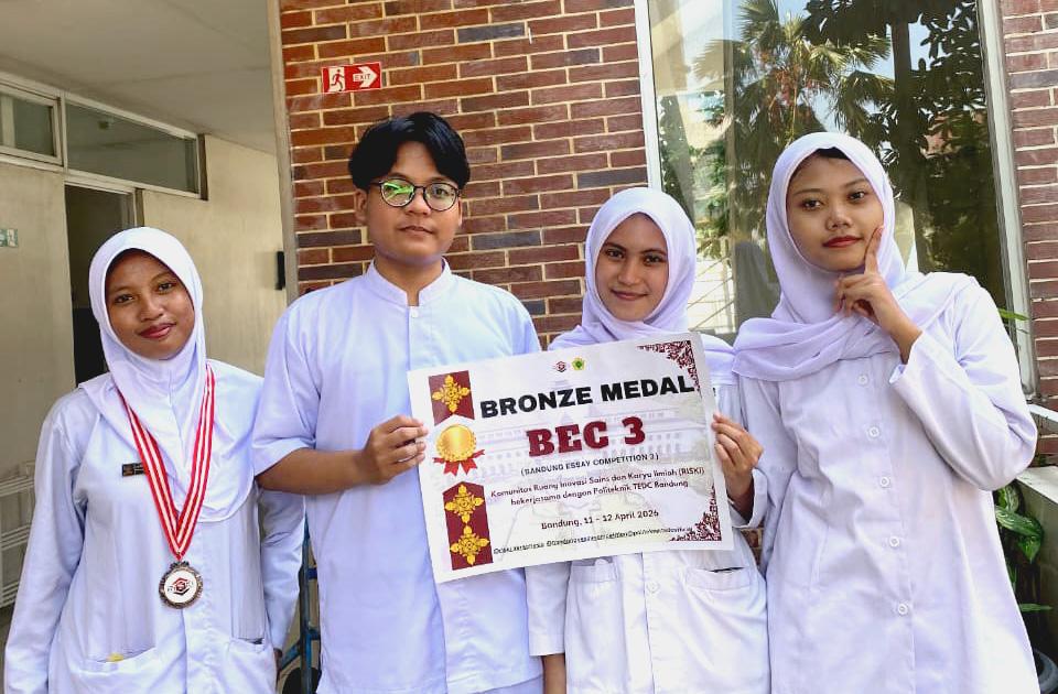 images/article_img_Angkat_Isu_Pemerataan_Layanan_Kesehatan,_Mahasiswa_Harkat_Negeri_Juarai_Kompetisi_Esai_Nasional.jpg