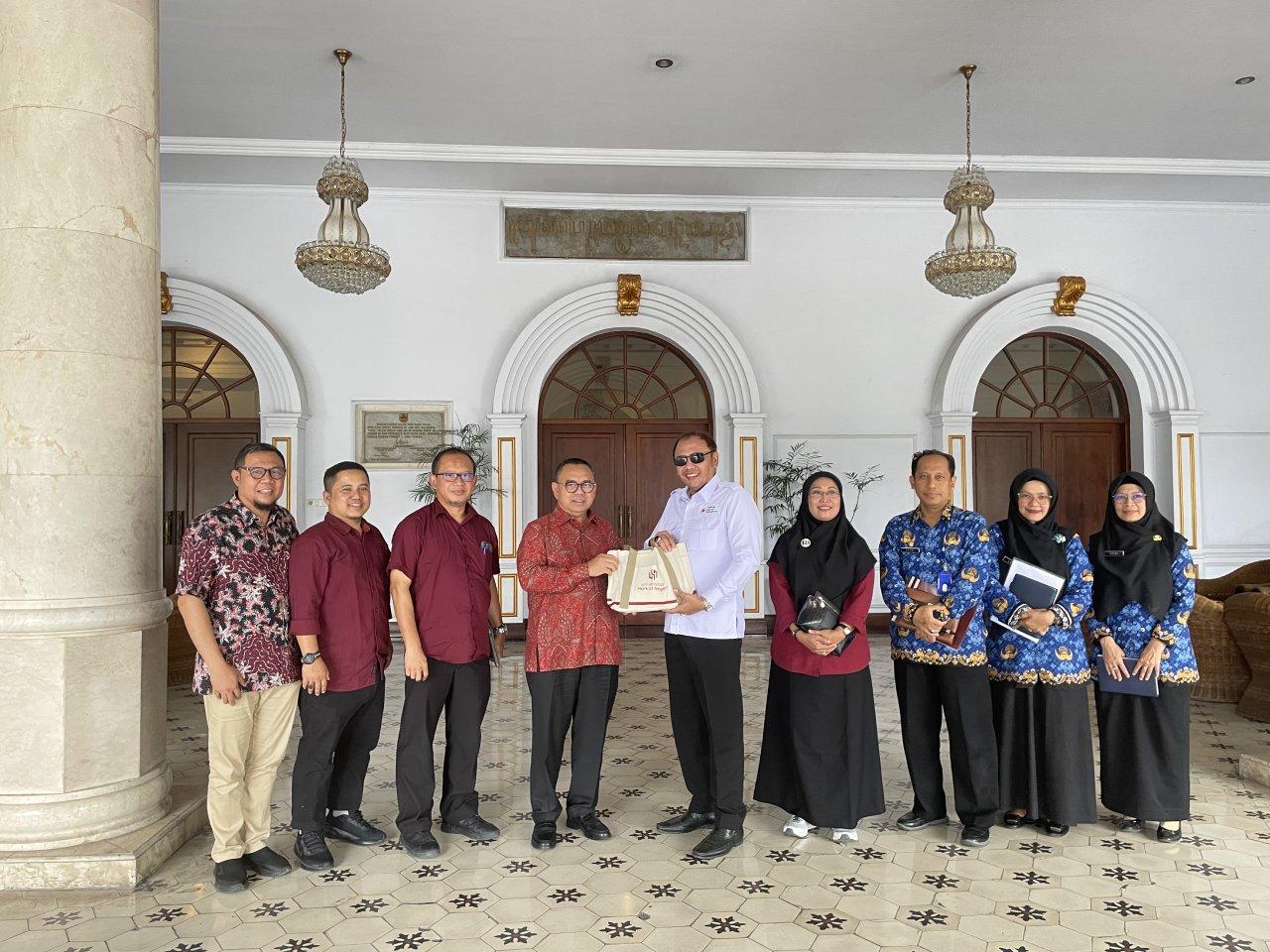 images/article_img_Beasiswa_Harkat_Negeri_Selaras_dengan_Program_Pendidikan_Gratis_Pemkot_Tegal.jpg