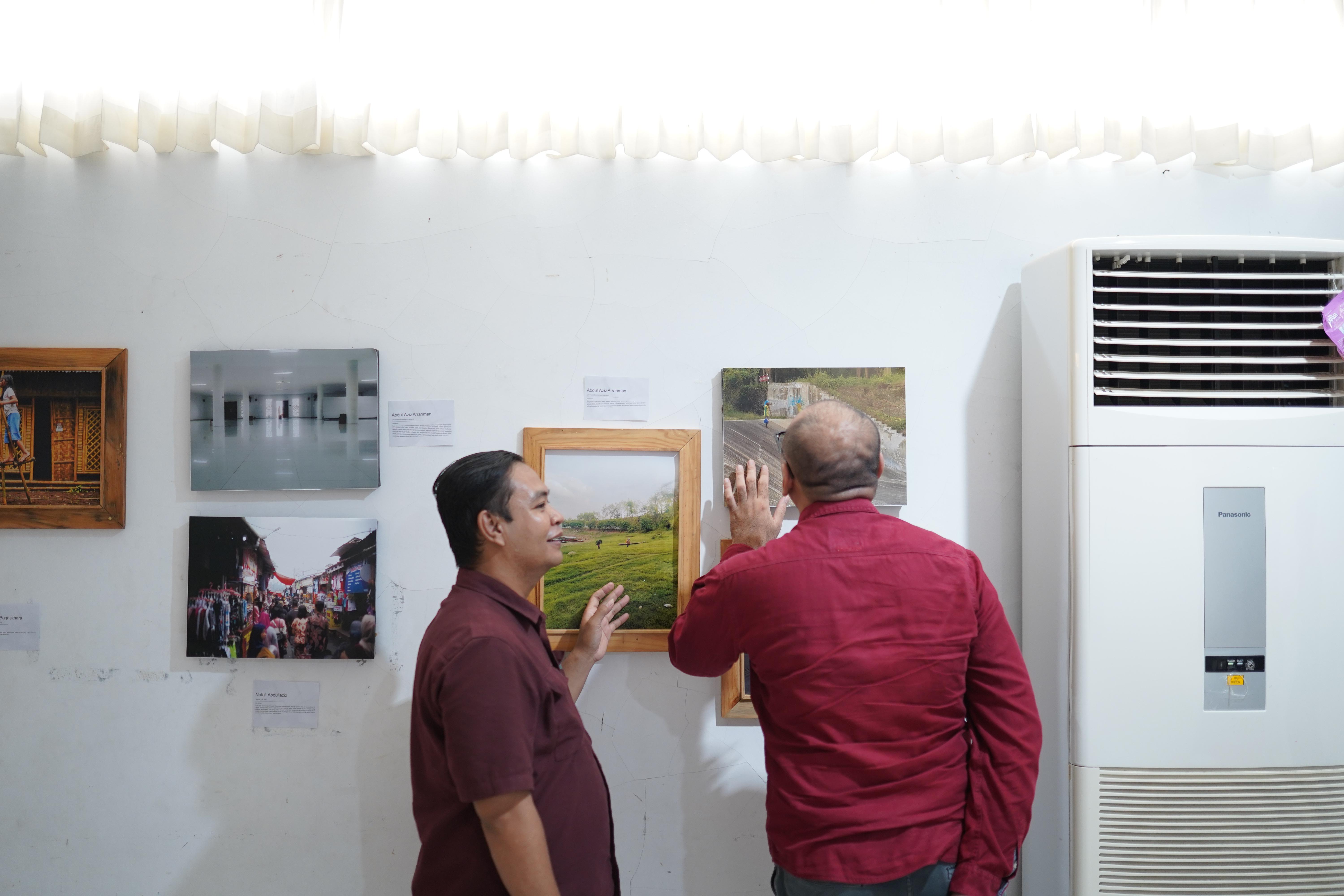images/article_img_Dari_Nirmana_hingga_Film_Meriahkan_Pameran_Kolaborasik_2025_di_Kampus_Harkat_Negeri.jpg