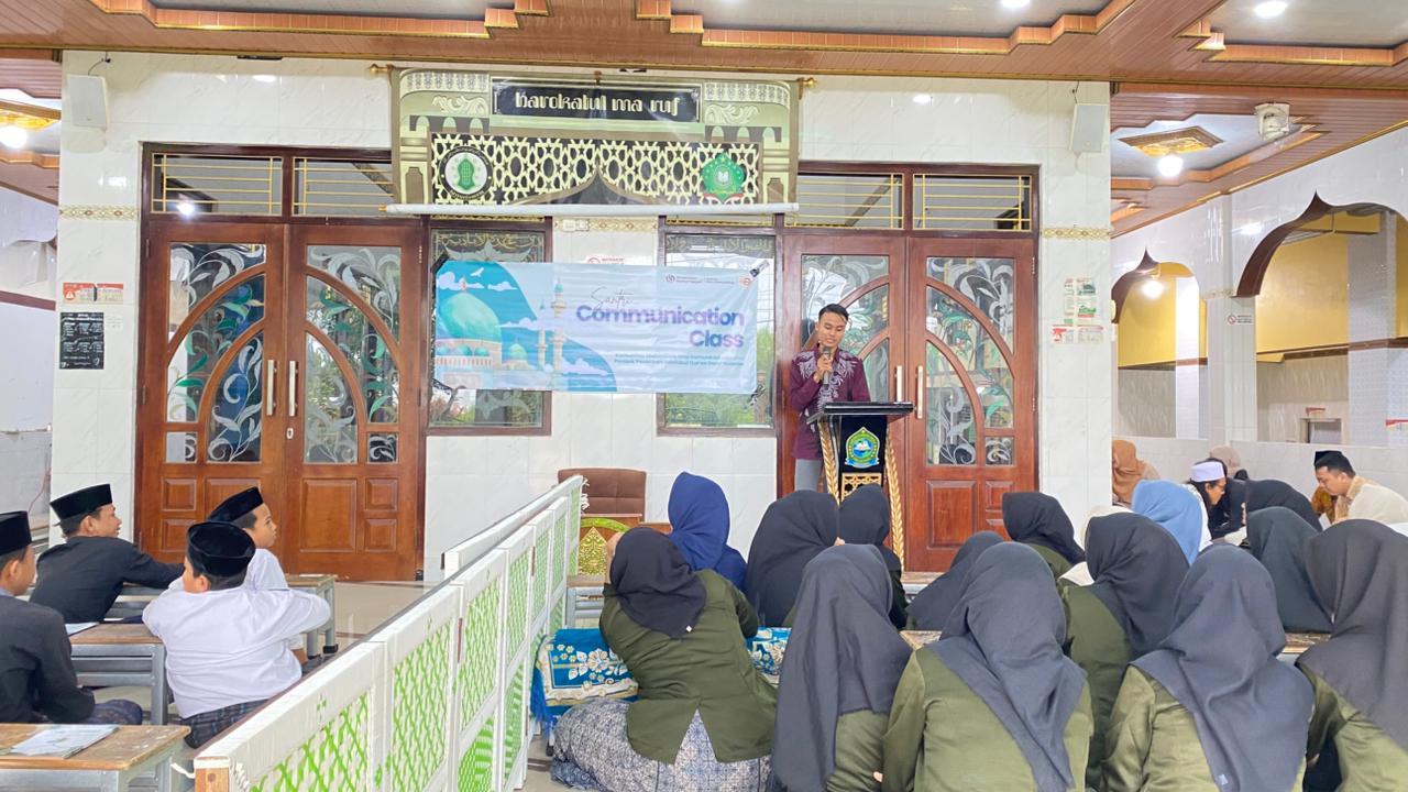 images/article_img_Dorong_Semangat_Hafalan_Qur’an_dan_Soft_Skill_Dakwah,_Prodi_Ilmu_Komunikasi_Hadirkan_Pelatihan_Public_Speaking_untuk_Santri_Tegal.jpg