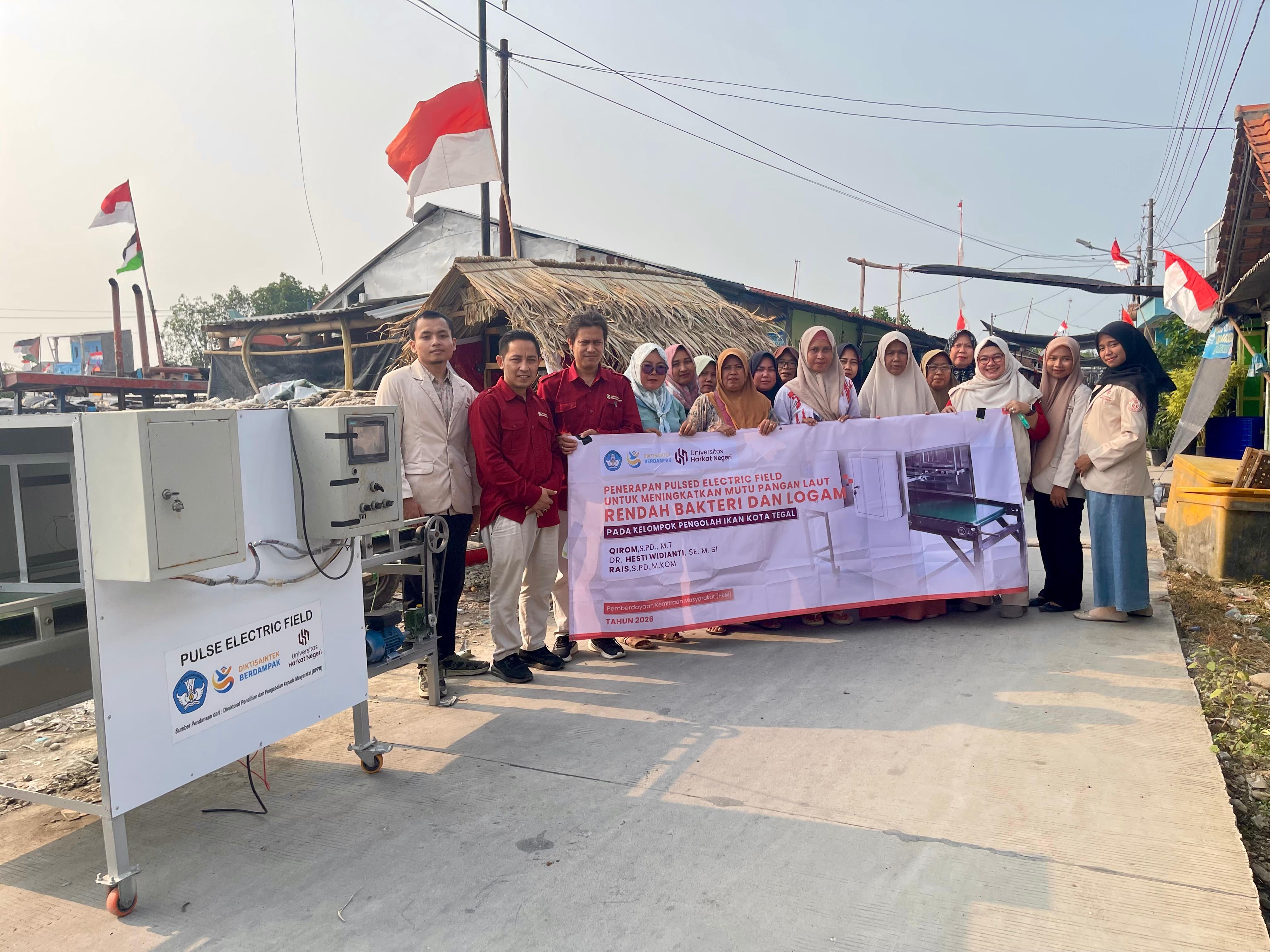 images/article_img_Dosen_Universitas_Harkat_Negeri_Hibahkan_Teknologi_Pulsed_Electric_Field_untuk_Tekan_Cemaran_Bakteri_dan_Logam_pada_Produk_Ikan_Olahan_Muarareja.jpg