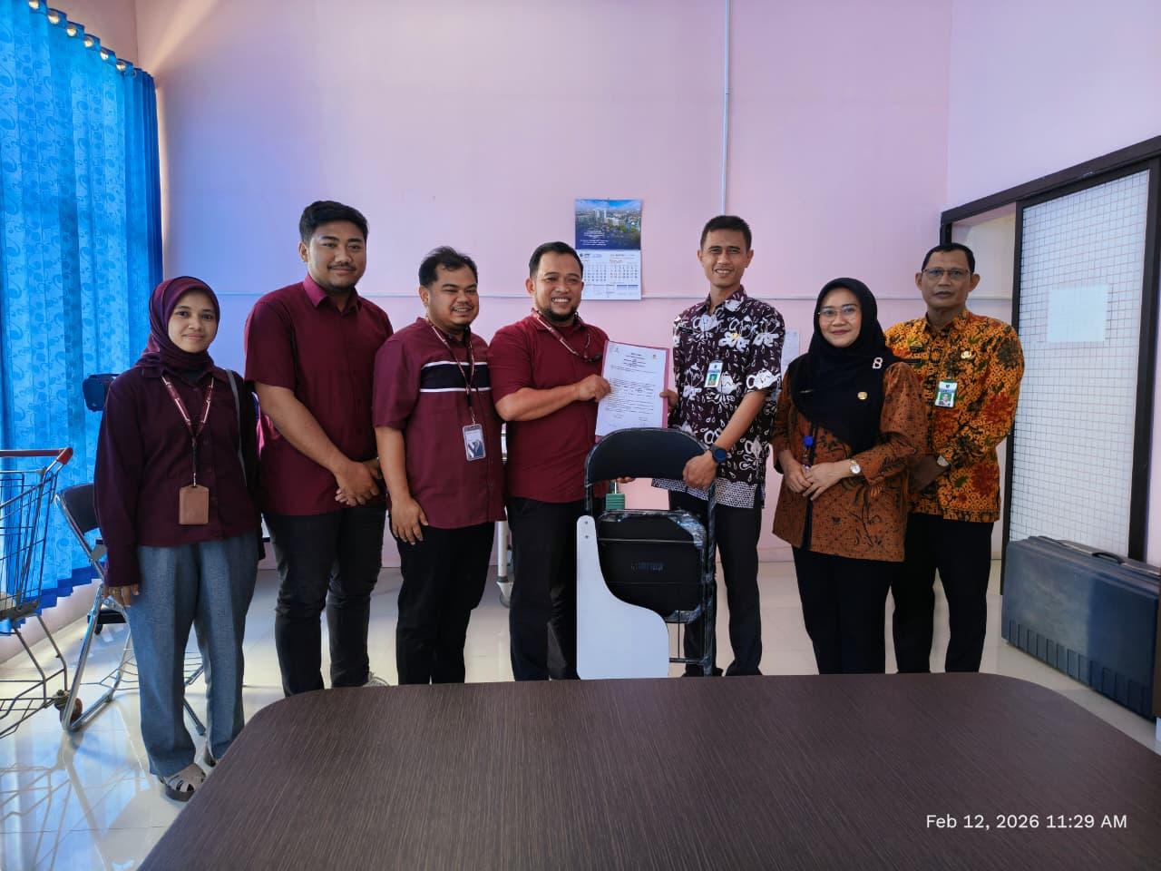 images/article_img_Dukung_Peningkatan_Layanan_Kesehatan,_Universitas_Harkat_Negeri_Berikan_Hibah_ke_RSUD_dr._Soeselo.jpg