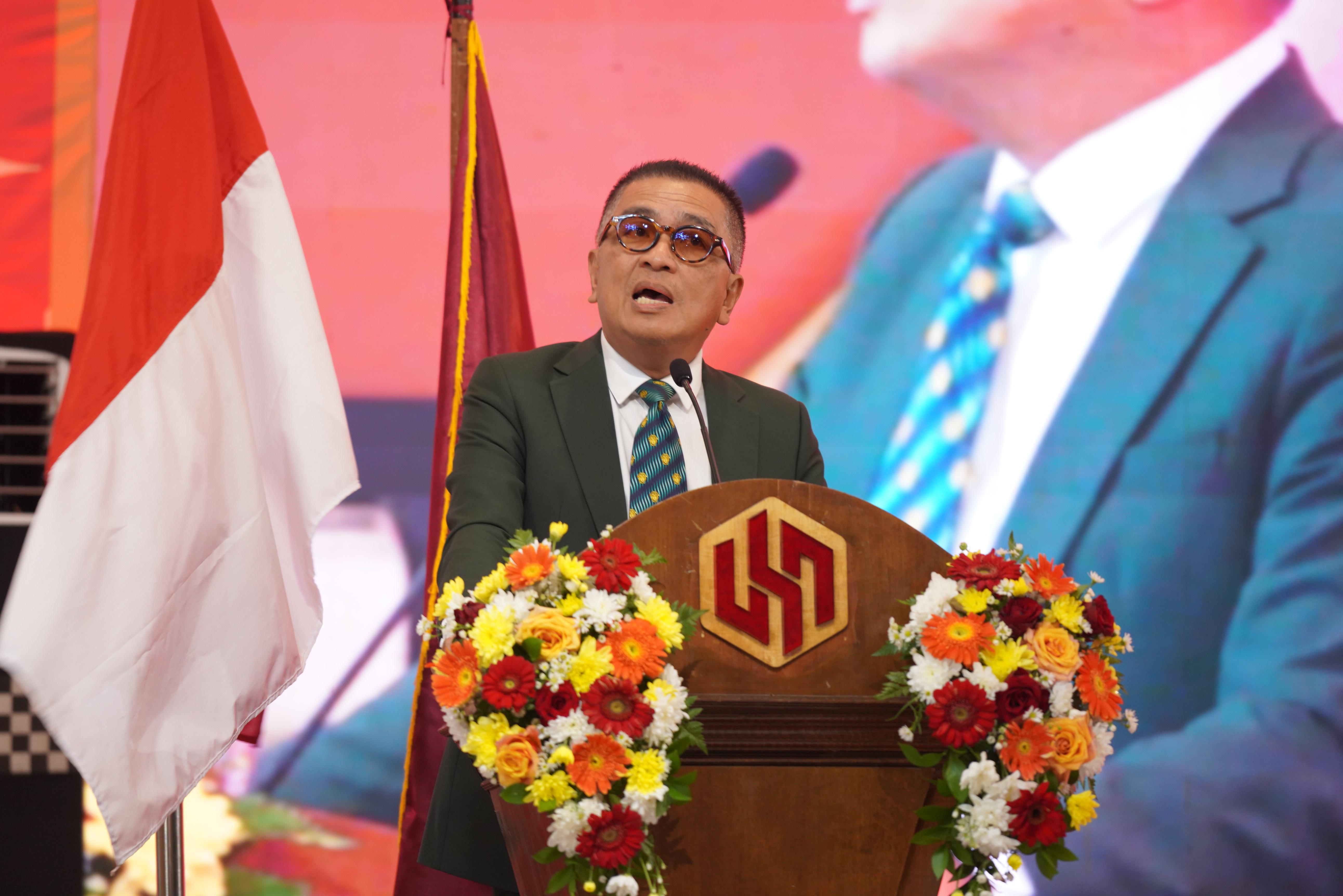 images/article_img_Helmy_Yahya_Sebut_Gen_Z_Generasi_Hebat_dalam_Wisuda_ke-1_Universitas_Harkat_Negeri.jpg
