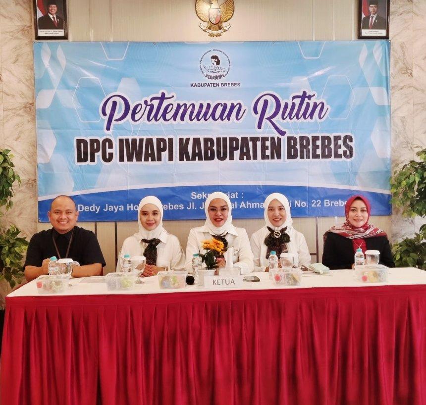 images/article_img_IWAPI_Brebes_Gandeng_Dosen_Harkat_Negeri_Bahas_Citra_Profesional_Perempuan.jpg