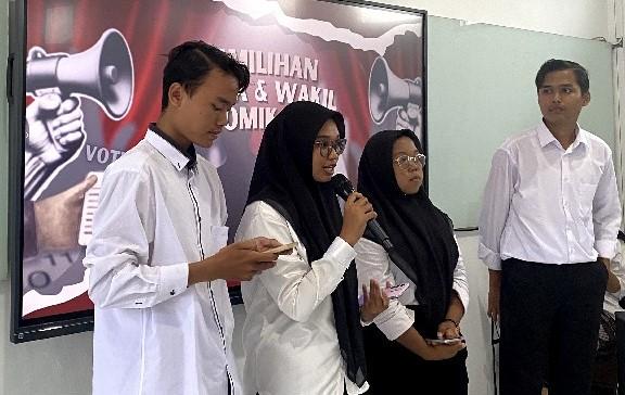 images/article_img_KomiKom_Resmi_Dibentuk,_Mahasiswa_Ilmu_Komunikasi_Universitas_Harkat_Negeri_Gelar_Pemira_Pertama.jpg