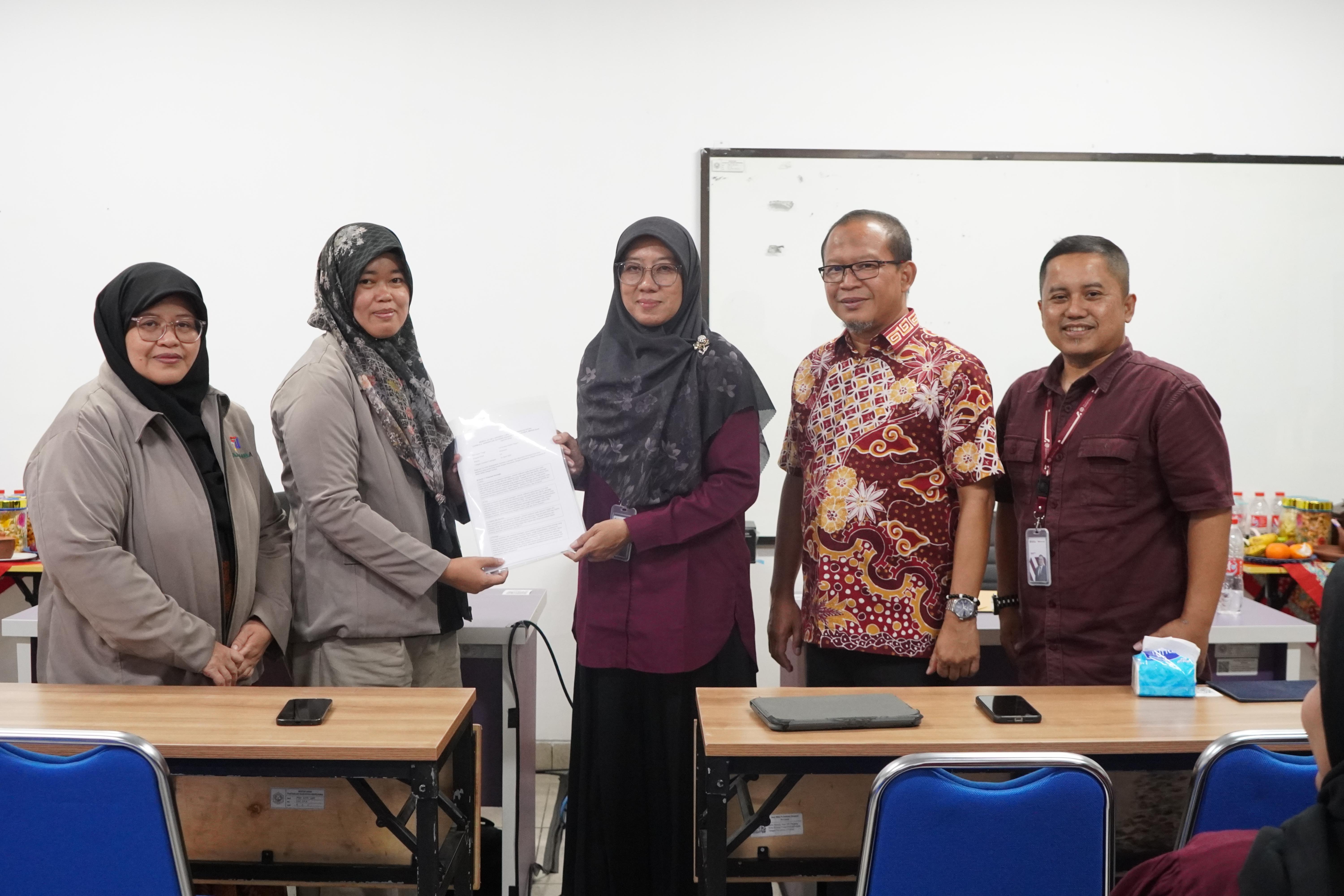 images/article_img_Kualitas_Diakui,_D3_Akuntansi_Universitas_Harkat_Negeri_Raih_Predikat_Unggul.jpg