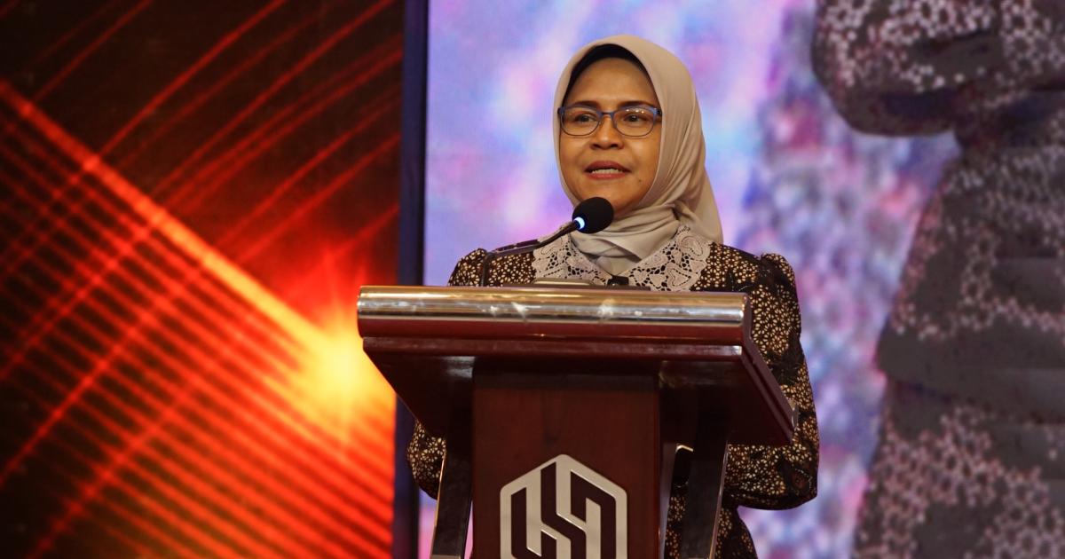 images/article_img_LLDIKTI_Jateng_Ungkap_93,01_Persen_Lulusan_Harkat_Negeri_Terserap_Kerja_Kurang_dari_6_Bulan.jpg