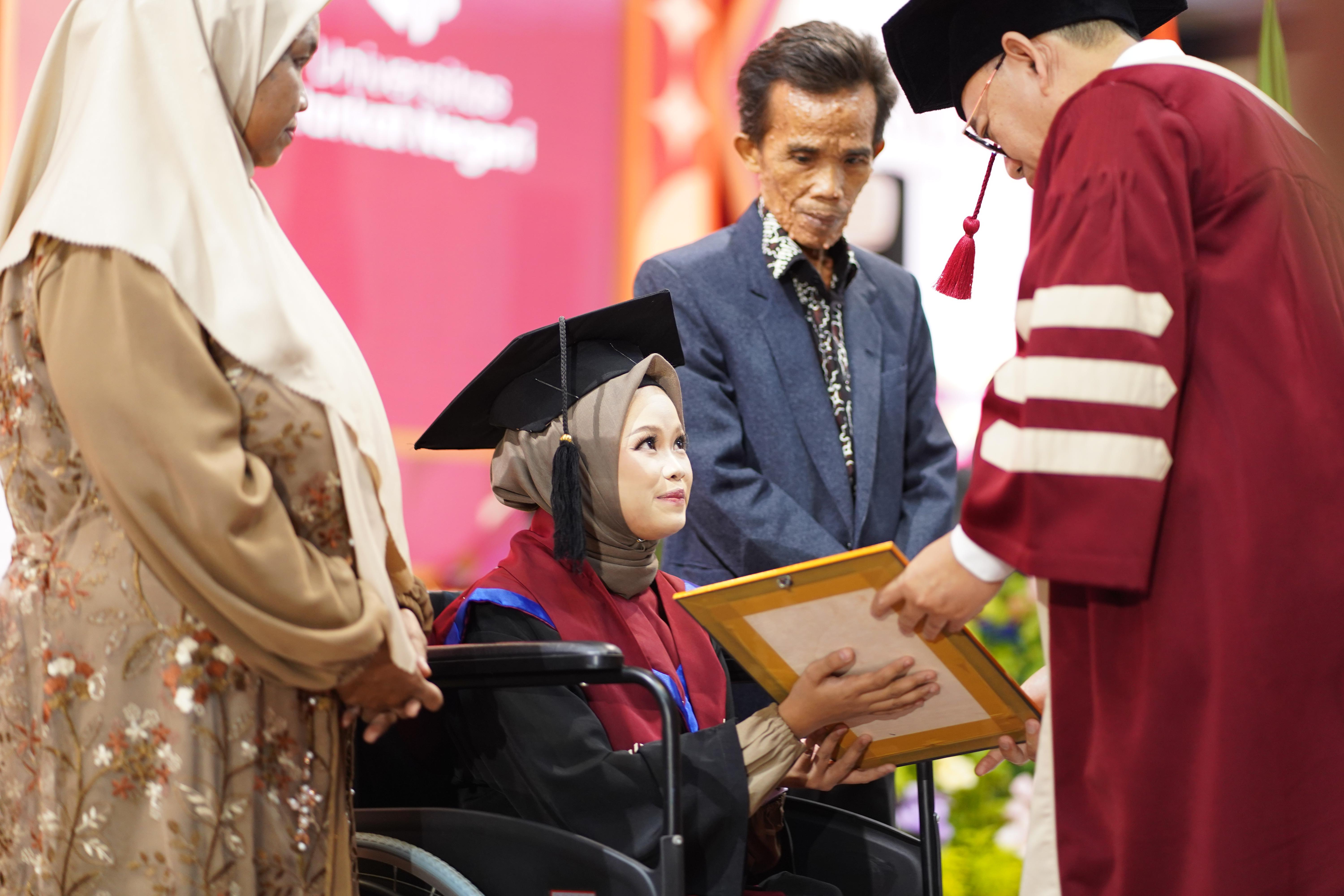 images/article_img_Melalui_Nur_Istiqomah,_Universitas_Harkat_Negeri_Tegaskan_Diri_sebagai_Kampus_Inklusif.jpg