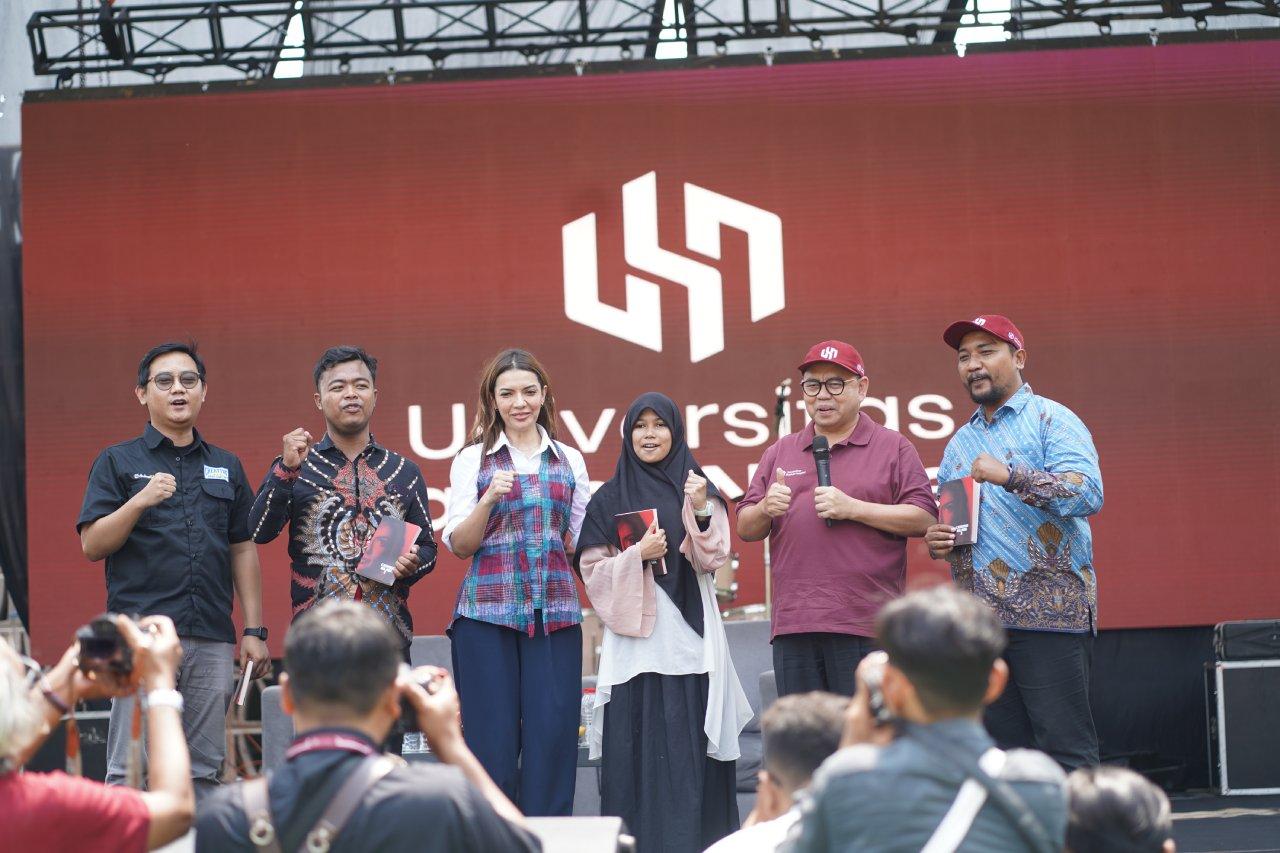 images/article_img_Najwa_Shihab_Inspirasi_Mahasiswa_di_Grand_Launching_Universitas_Harkat_Negeri.jpg
