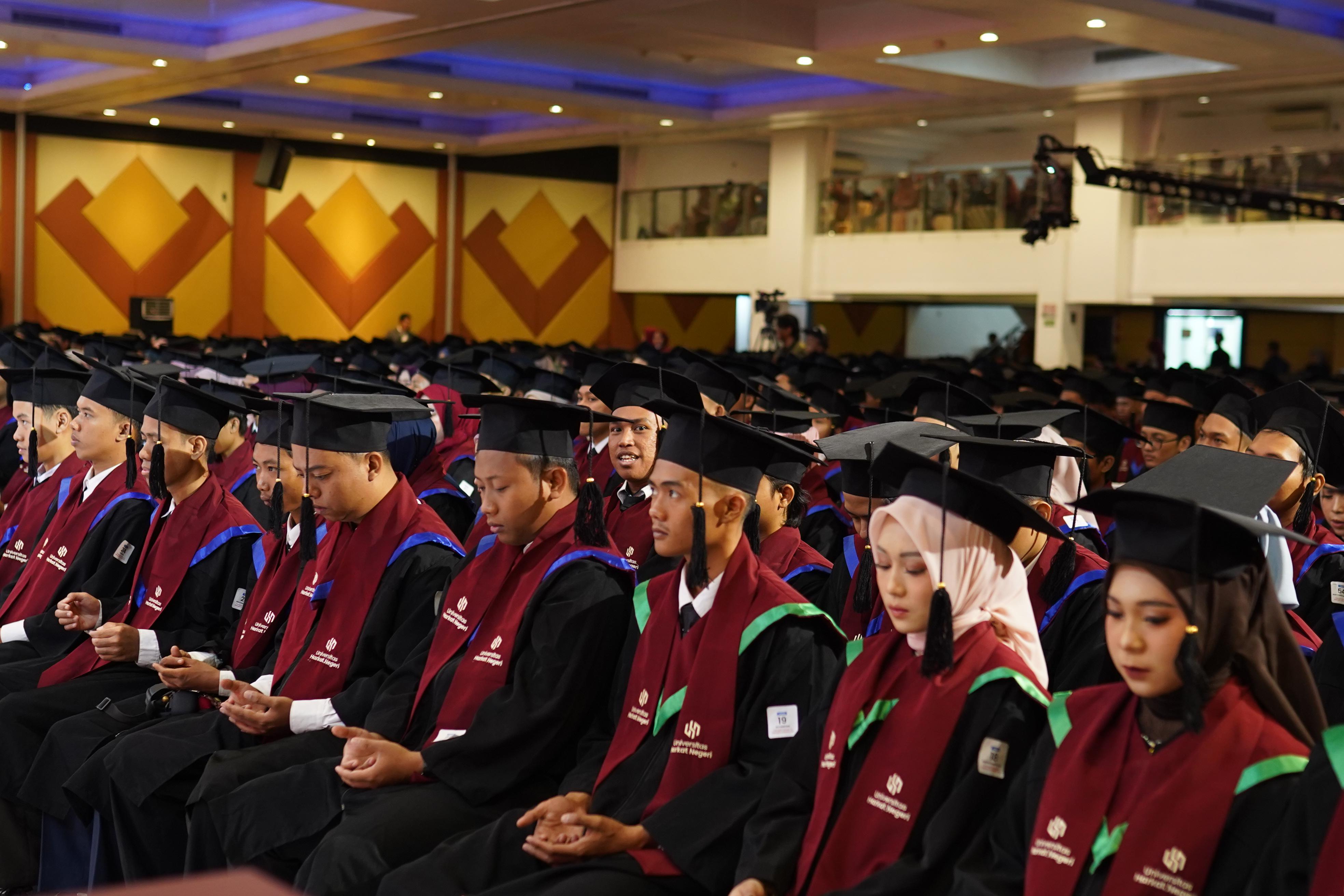 images/article_img_Perdana!_838_Mahasiswa_Universitas_Harkat_Negeri_Tegal_Diwisuda.jpg