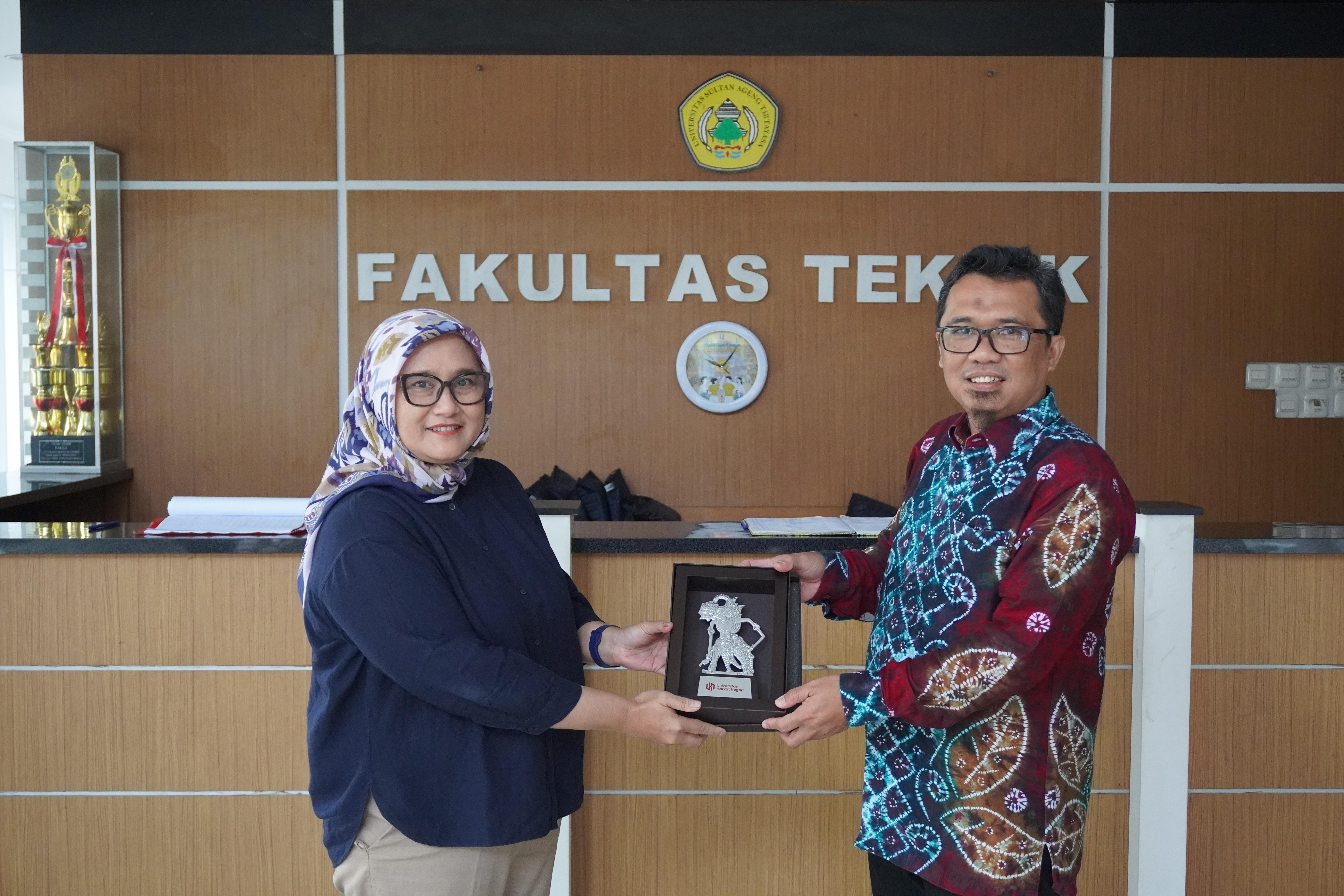 images/article_img_Perluas_Jejaring_Pendidikan_Terapan,_Universitas_Harkat_Negeri_Kunjungi_Fakultas_Teknik_Untirta.jpg