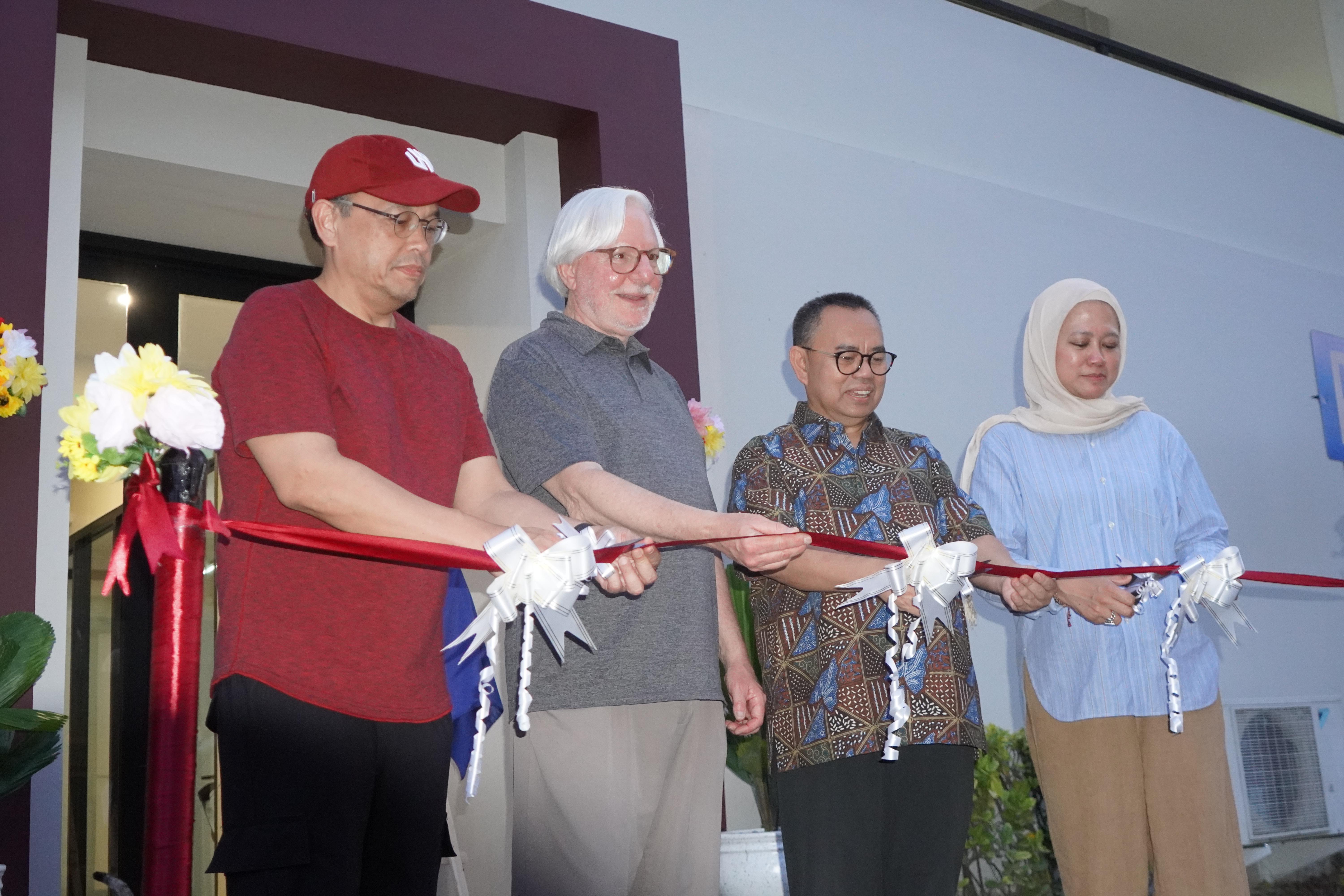 images/article_img_Pimpinan_Harvard_Medical_School_Resmikan_Primary_Healthcare_Impact_Lab_di_Universitas_Harkat_Negeri.jpg