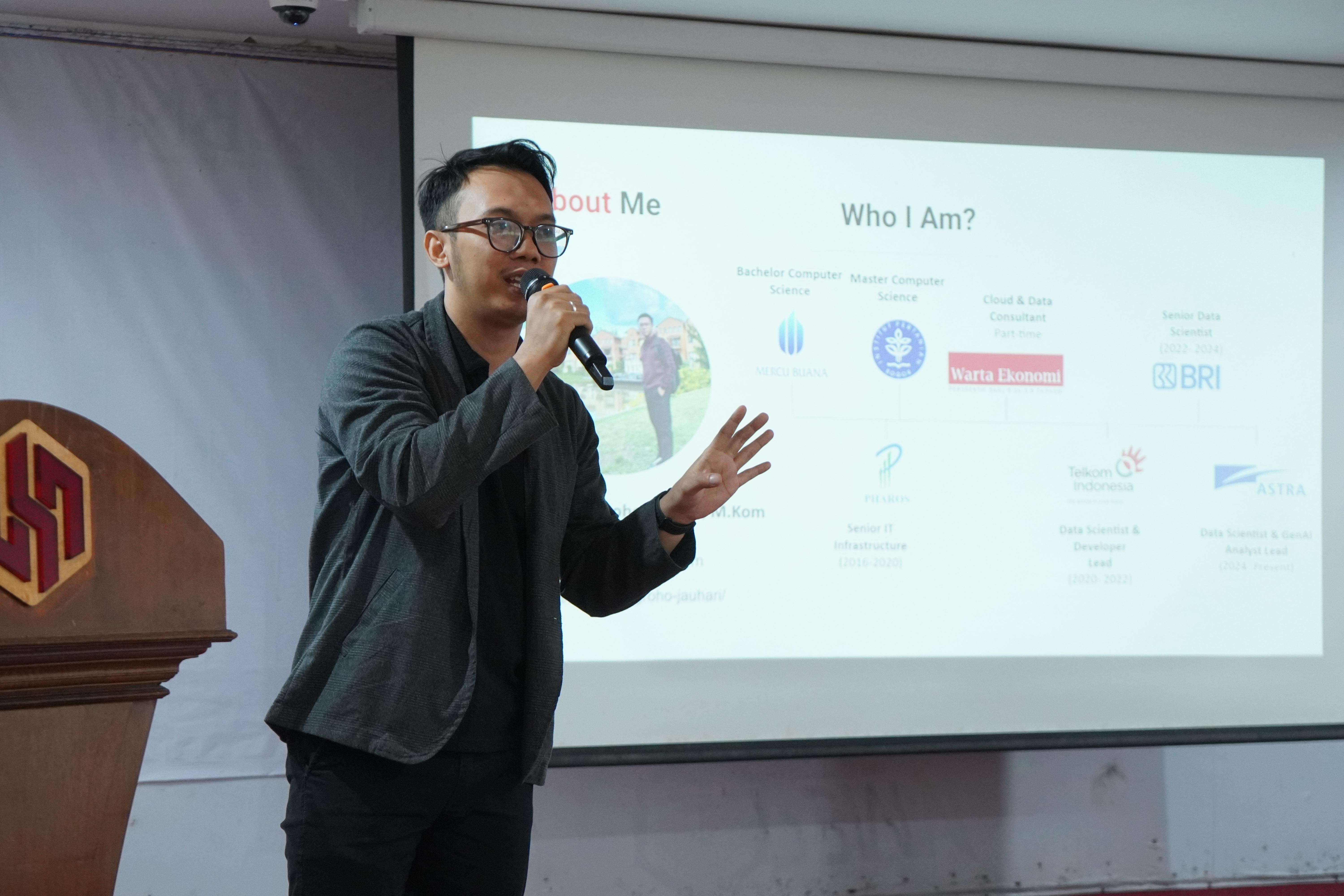images/article_img_Sains_Data_dan_AI_Jadi_Kunci_Masa_Depan,_Universitas_Harkat_Negeri_Bekali_Pelajar_dengan_Kompetensi_Digital.jpg