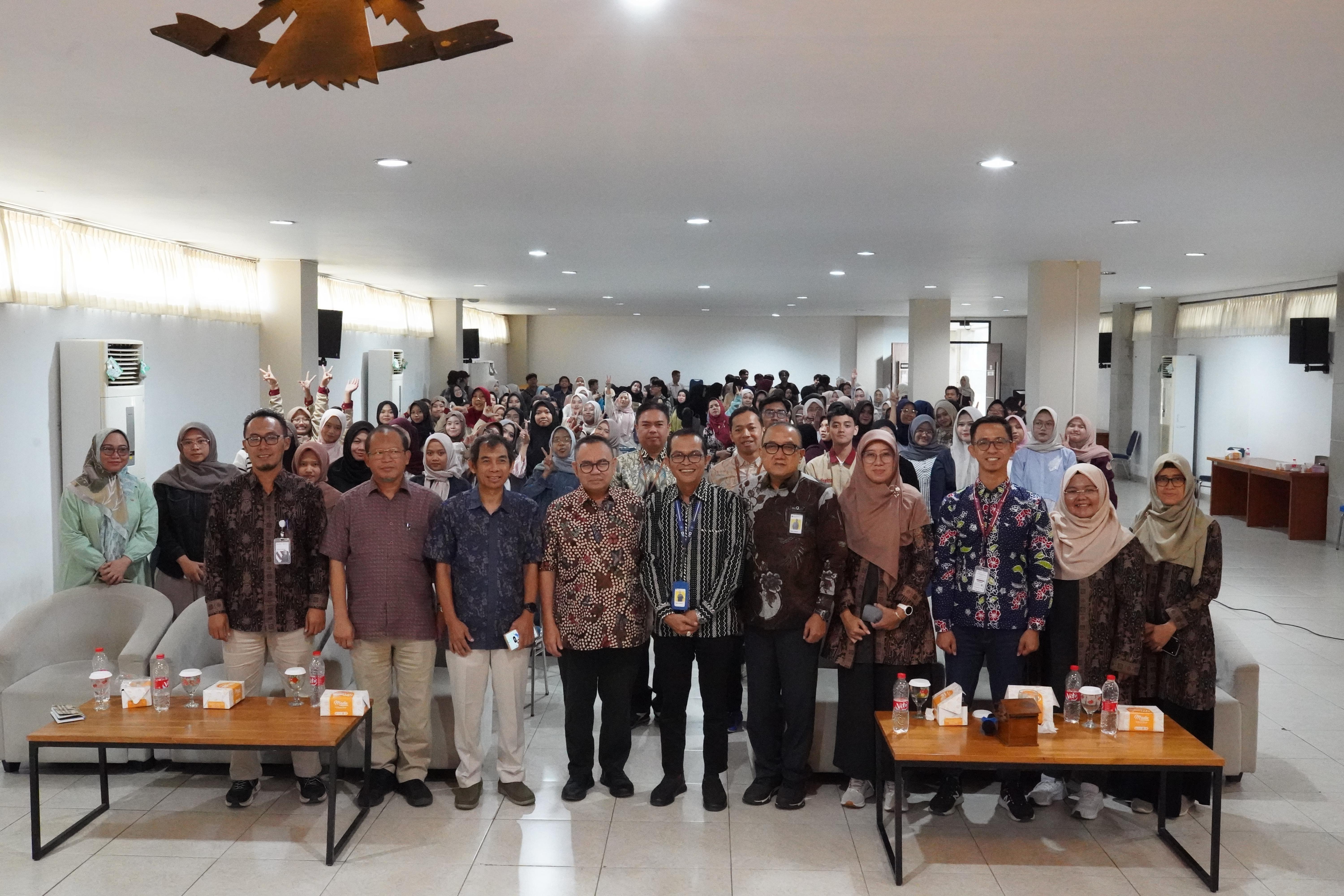 images/article_img_Siapkan_Generasi_Sadar_Pajak,_Universitas_Harkat_Negeri_Perkuat_Tax_Center_Lewat_Kuliah_Umum_Perpajakan.jpg