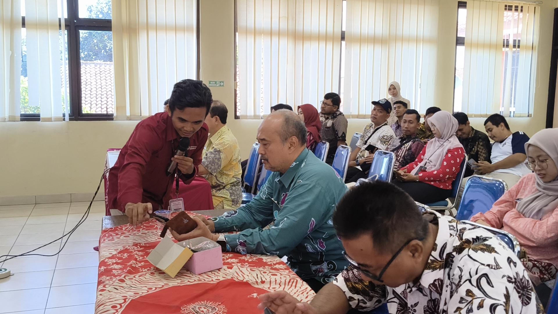 images/article_img_Universitas_Harkat_Negeri_Dukung_Digitalisasi_Pelayanan_Publik_Lewat_Pelatihan_Aplikasi_SIGAP_MARGADANA.jpg