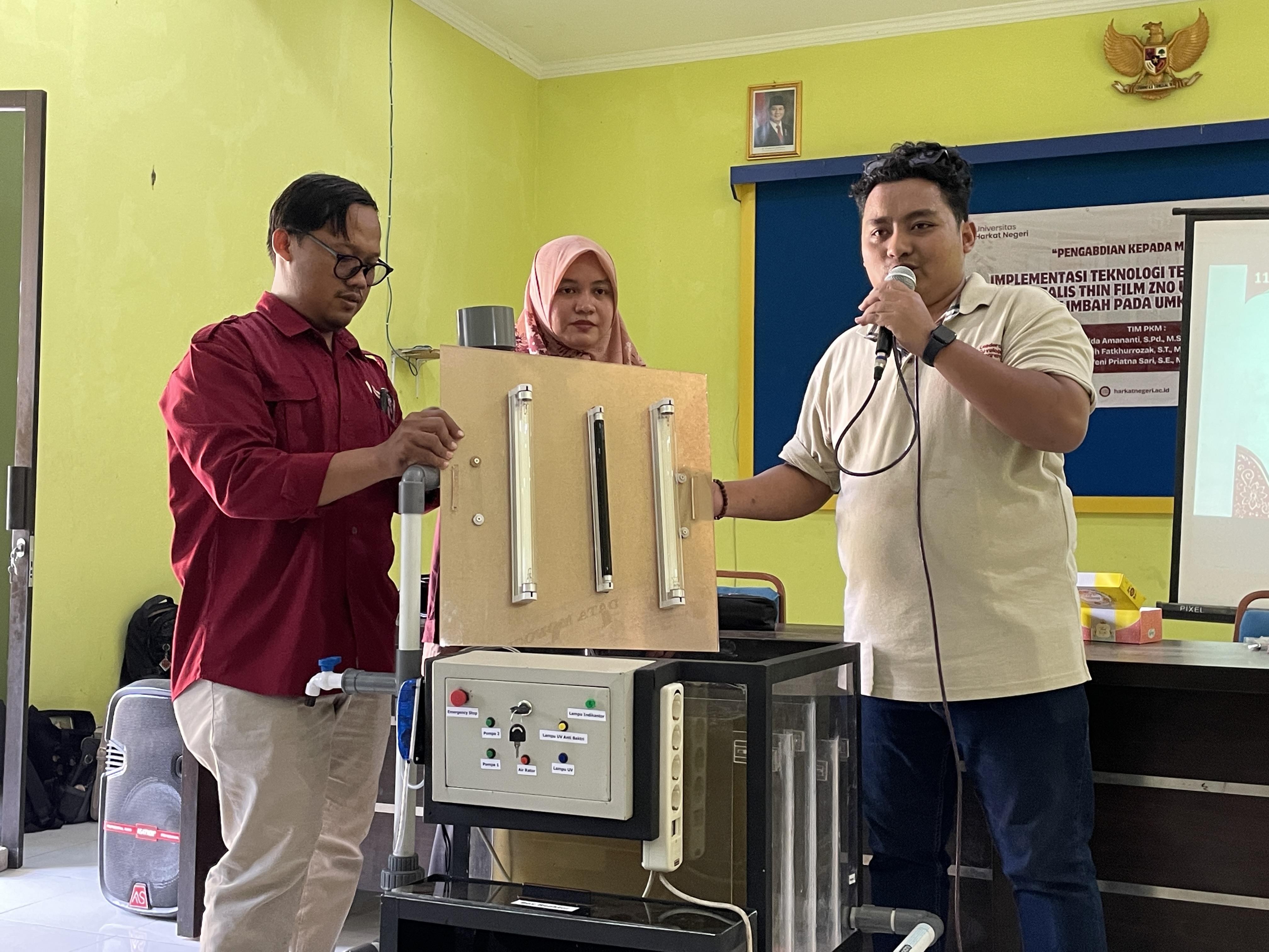 images/article_img_Universitas_Harkat_Negeri_Dukung_UMKM_Batik_Bengle_Terapkan_Teknologi_Pengolahan_Limbah_Ramah_Lingkungan.jpg
