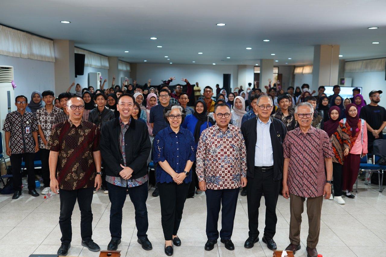 images/article_img_Universitas_Harkat_Negeri_Hadirkan_Pakar_dalam_Kuliah_Umum_Penegakan_Hukum_dan_Pemberantasan_Korupsi.jpg