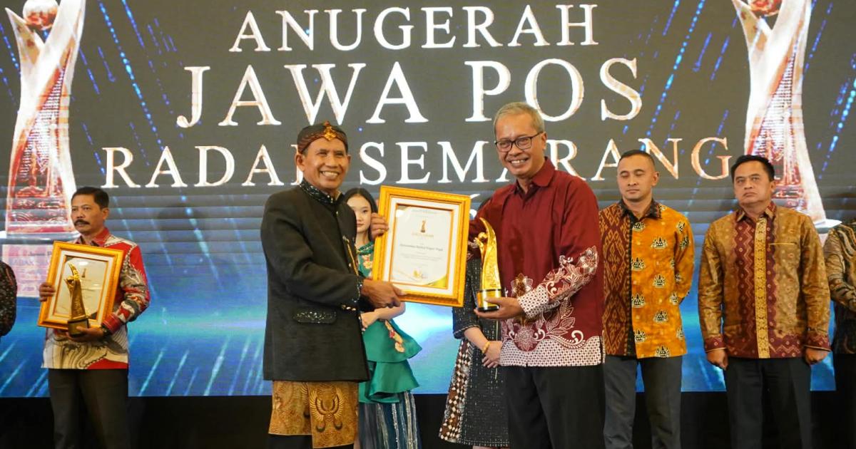 images/article_img_Universitas_Harkat_Negeri_Raih_Anugerah_PTS_Inovatif,_Dorong_Kreativitas_Mahasiswa.jpg