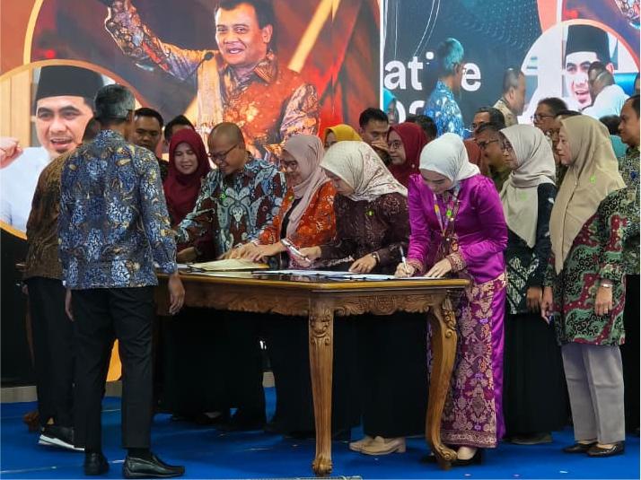 images/article_img_Universitas_Harkat_Negeri_Teken_MoU_dengan_Pemprov_Jateng,_Siap_Dukung_Program_Prioritas_Daerah.jpg